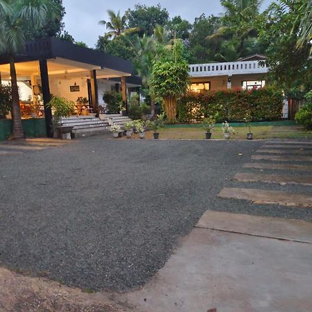 Queen'S Place Unawatuna Bagian luar foto