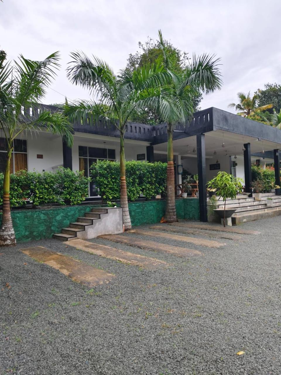 Queen'S Place Unawatuna Bagian luar foto